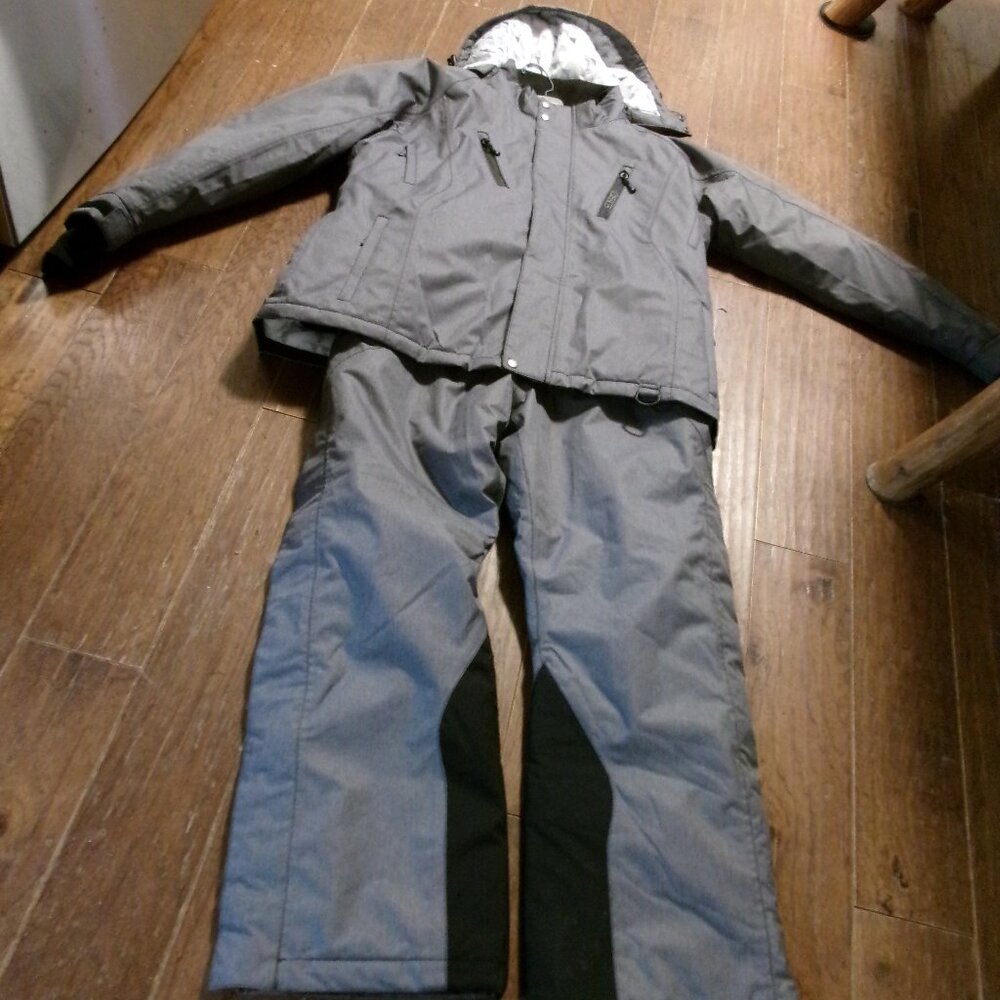 Ladies 2 pc snowsuit parka bibs pewter color 2 xl mint